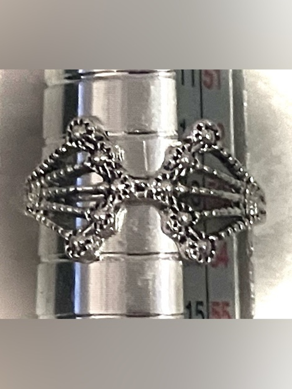 Silver Tone Textured Fan Design art deco inspired size 6.5 US